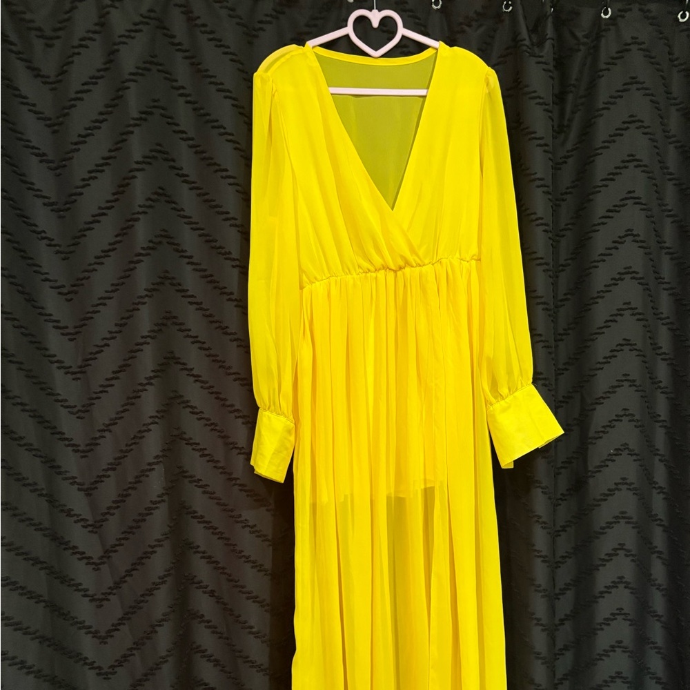 Yellow V-Neck Long Sleeve Maxi Dress